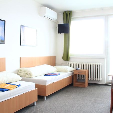 Hostel Narva Pozsony Kültér fotó