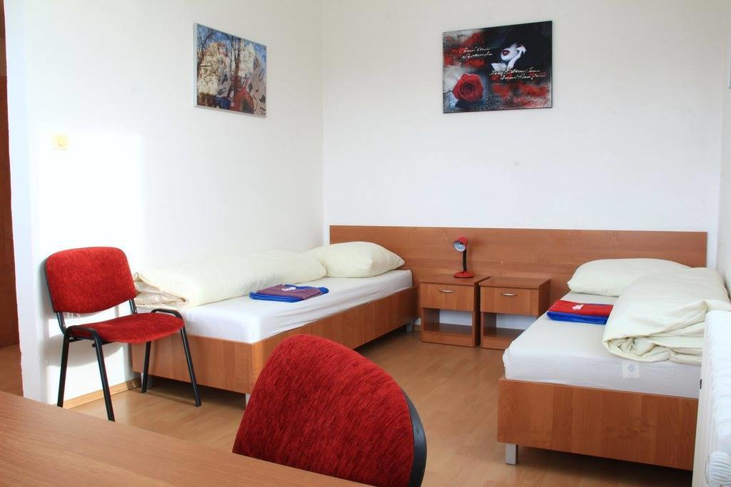Hostel Narva Pozsony Kültér fotó