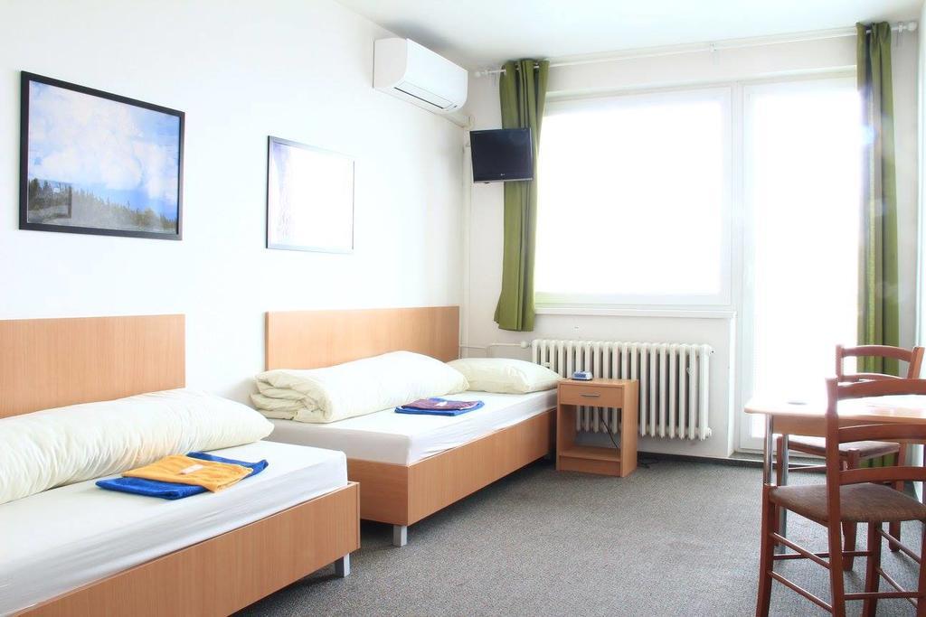 Hostel Narva Pozsony Kültér fotó